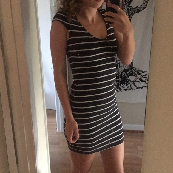 H&M navy striped fitted t-shirt dress - Picture 3 of 5